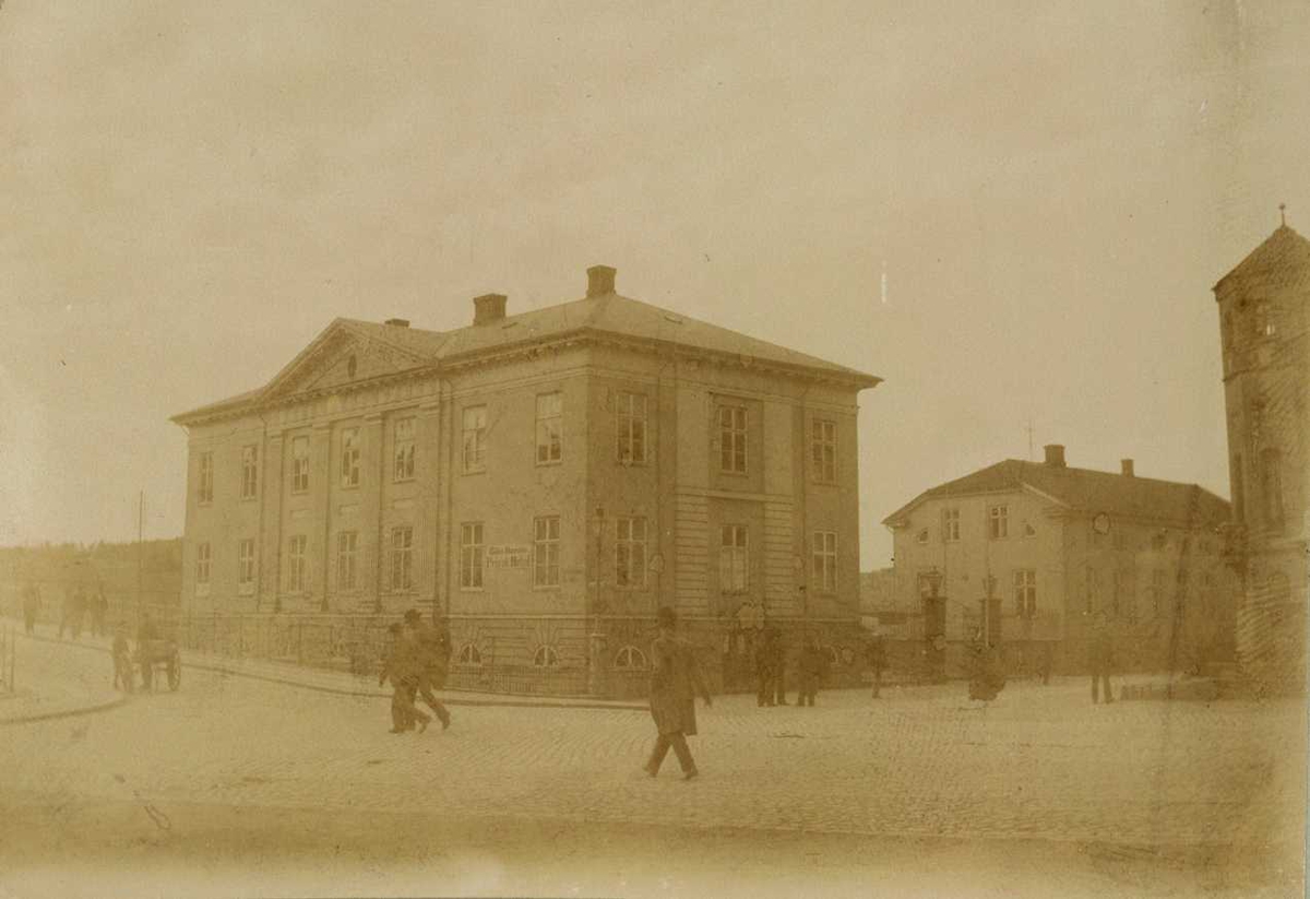 Kongegården (Wielegården), Wiels  Plass, Halden, Østfold. Fra Den kulturhistoriske Udstilling på Norsk Folkemuseum i 1901.