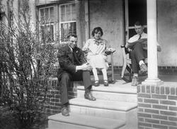 Fritjof Arentz og Ove Riddervold Jensen sitter sammen med ve