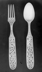 Spiseredskaper. Fra Husflidsamlingen.