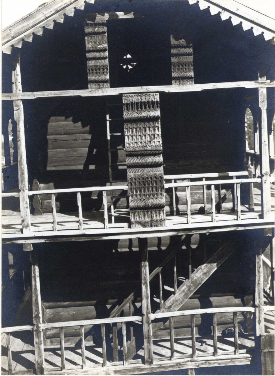 Detaljer av loft, Botne, Vinje, Telemark. Fotografert 1919