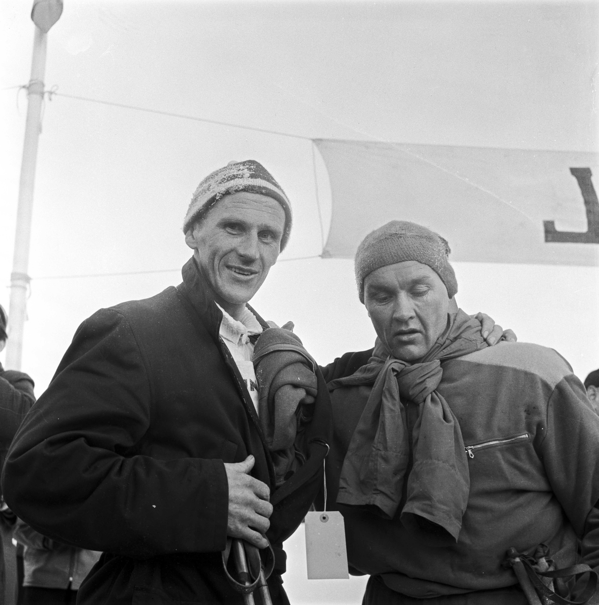 Serie. Skiløperen Håkon Brusveen, bl. under et langrenn på Lillehammer (nr.45 på brystet) i 1958, og 30km i NM (nr. 30) i 1960.  Fotografert 1958-60.