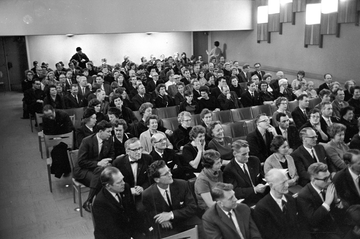 Serie. Forfattermøte på Voksenåsen, Oslo. Blandt deltakerne er Brikt Jensen. Fotografert desember 1965.
