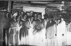 Påskegjester på feriestedet Trøan ved Røros. I midten Guri o