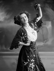 Portrett, Gudrun Klausen, danser, koreograf.