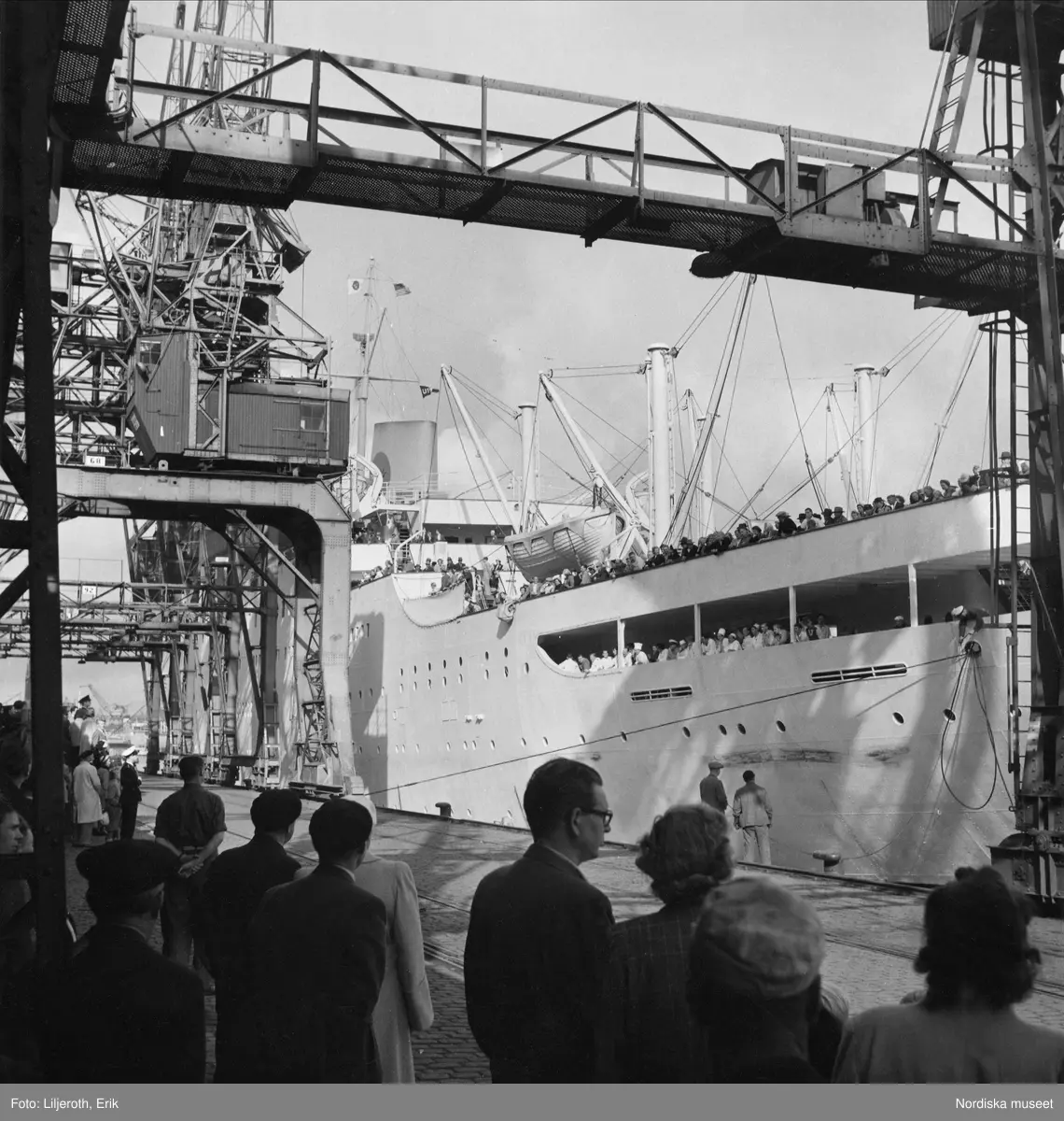 Göteborg. Ankomst till hamn för för en av Svenska Amerika Liniens passagerarfartyg