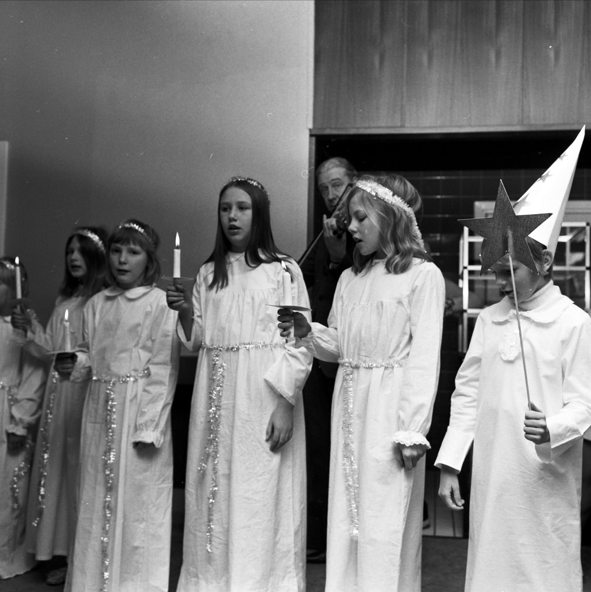 Kvinnoklubbens luciafirande i Tierp, Uppland 1973