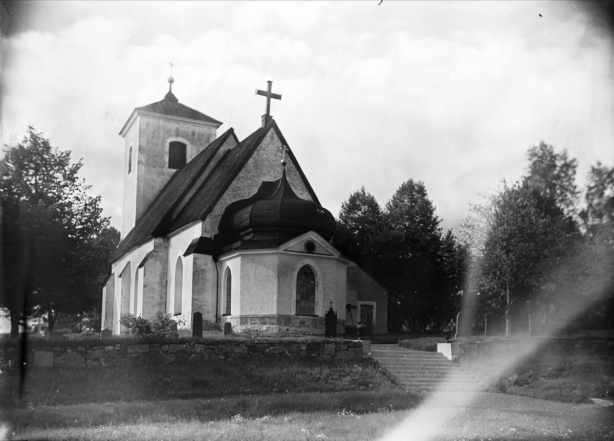 Lena kyrka, Lena socken, Uppland