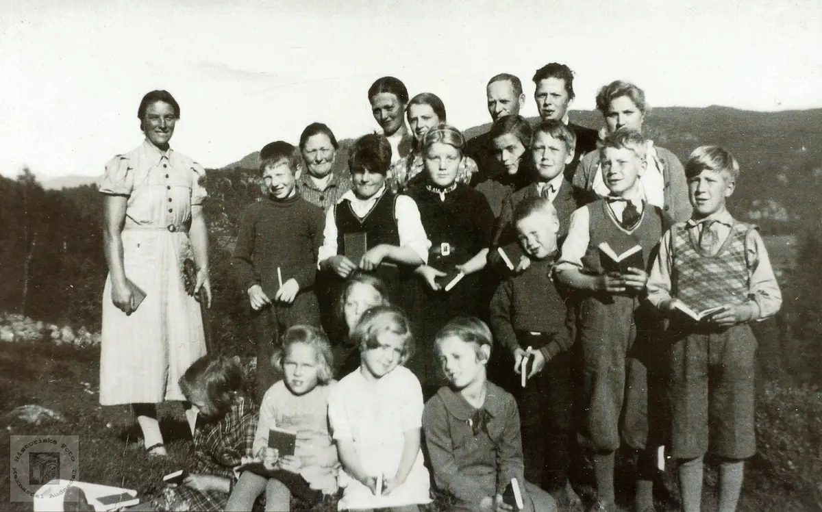 Søndagskolen på Høyland, ytre Øydna i Konsmo senere Audnedal.
