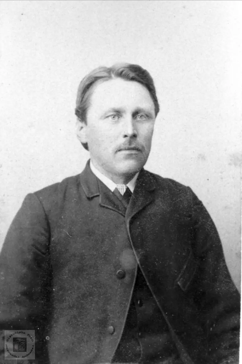 Portrett Olav Pederson Manneråk, Øyslebø.