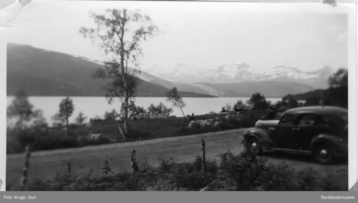 Sandnesvatnet i Sagvassdalen Hamarøy. Bilen på bildet antas å tilhøre Guri Kroghs familie