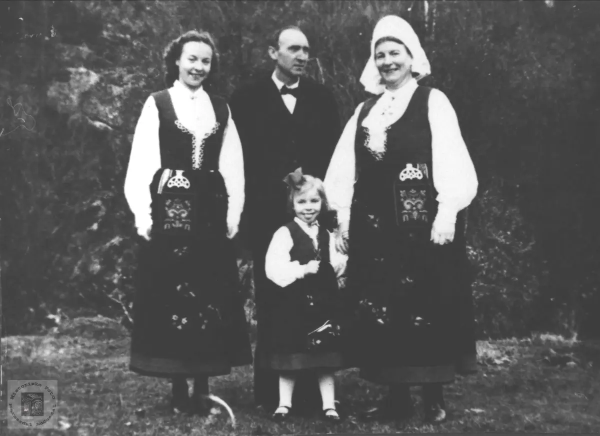 Familien Brænne, Øyslebø.