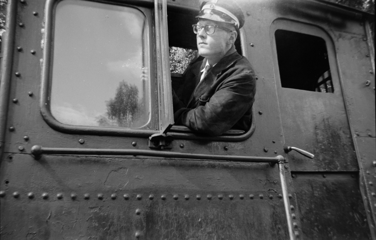 Olaf Wiegels ombord i Setesdalsbanens lokomotiv nr. 2.