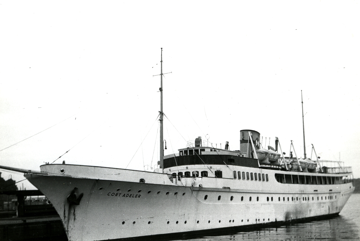 M/S Cort Adeler (Ex. yacht King, Troubadour, Warrior, Vanadis)(b.1924, Fried. Krupp Germaniawerft A.G., Kiel)