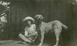 Skipshunden ombord Bark 'Earlscourt' (b. 1885, Russel & Co.,