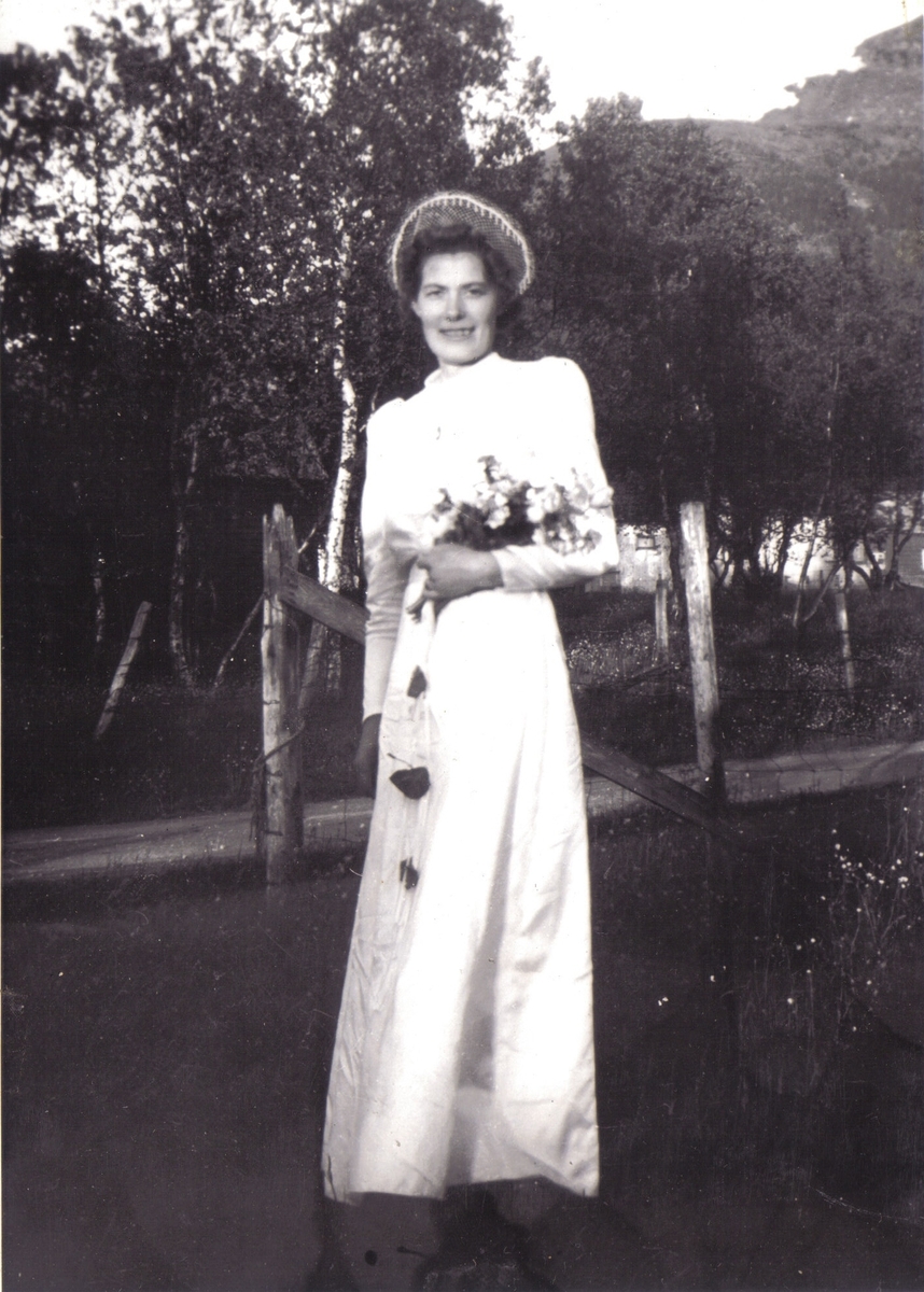 Samling fotografier etter Olga Beldo f. Eliassen