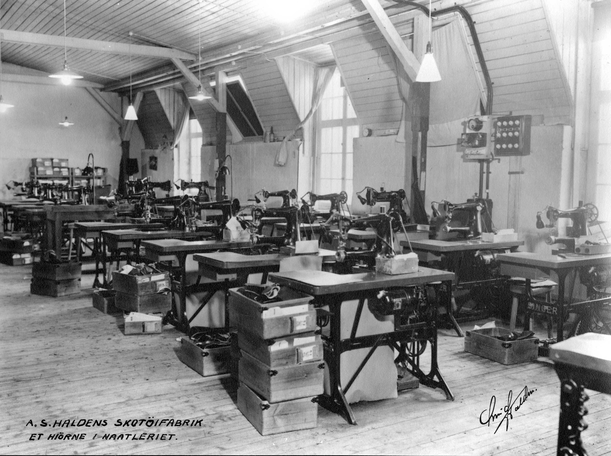Haldens Skotøifabrik, et hjørne i nåtleriet, 1942