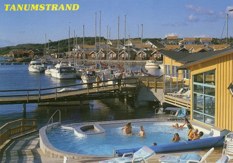 "Grebbestad: Den populära konferens- och turistanläggningen Tanum strand".