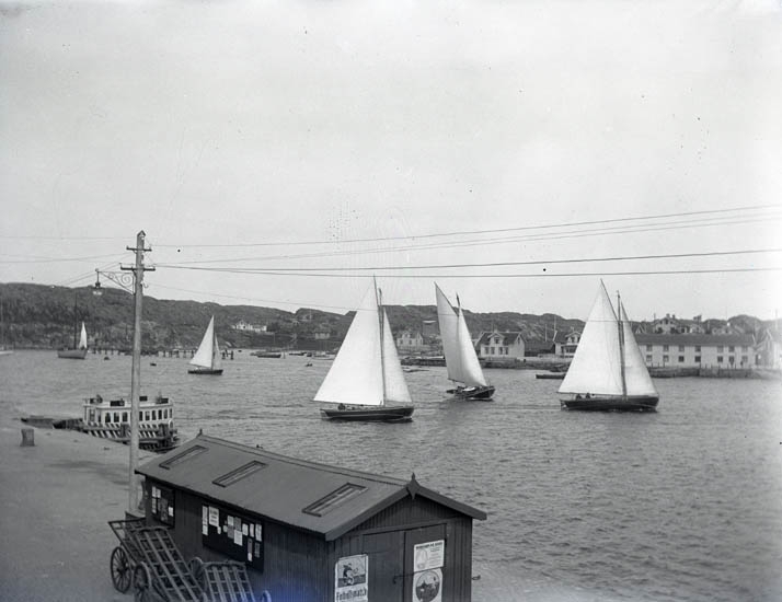 "Nissar" i hamnen. Pingstdagen d 8 juni 1924. 2 st. Kopierade.