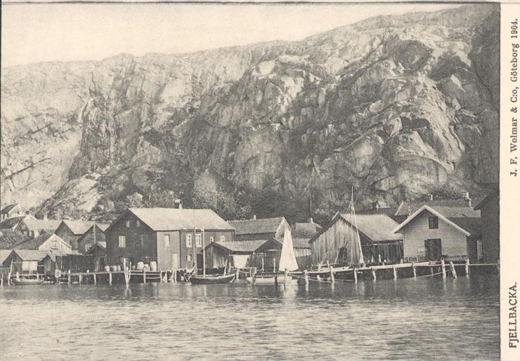 Tryckt text på kortet: "Fjellbacka".
"J.F Wolmar & C.o, Göteborg 1904".
