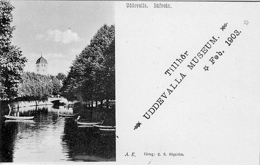 Tryckt text på vykortets framsida: "Uddevalla Bäfveån".
