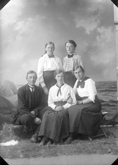 Enligt fotografens journal nr 3 1916-1917: "Olsson, Ernst Järnklätt Här".