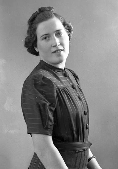 Enligt fotografens journal nr 6 1930-1943: "Johansson, Elsa, Solgården Här".