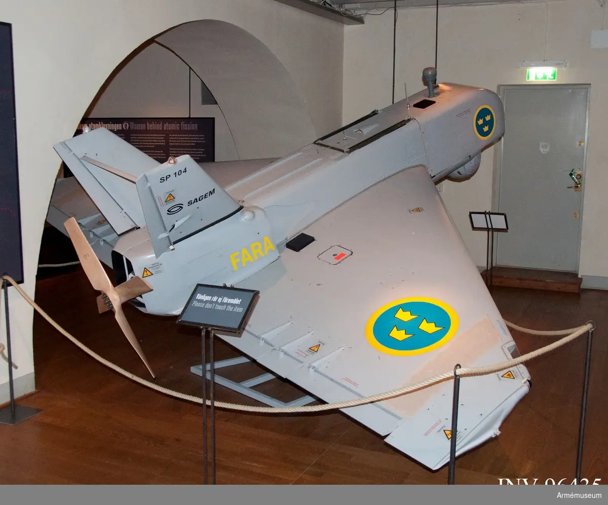 Ugglan är en form av obemannat spaningsplan son har använts av armén under 2000-talet.

Vingbredd: 4,2 m
Längd: 3,52 m
Höjd: 1,3 m
Vikt: Ca 330 kg max
Flyghastighet:150-200 km/h
Flyghöjd: 3 000 m max
Flygtid: 2,5 tim
Räckvidd: 75 km