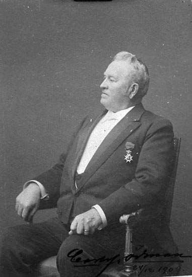 Bildtext till kopian i fotoalbumet: "Rodaren, riksdagsmannen m.m. Carl Ödman f. 1839 d 1913".