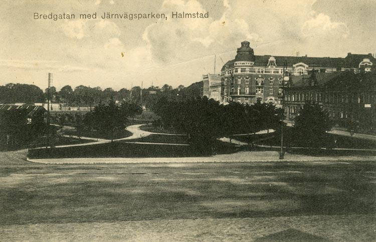 Notering på kortet: Bredgatan med Järnvägsparken. Halmstad.