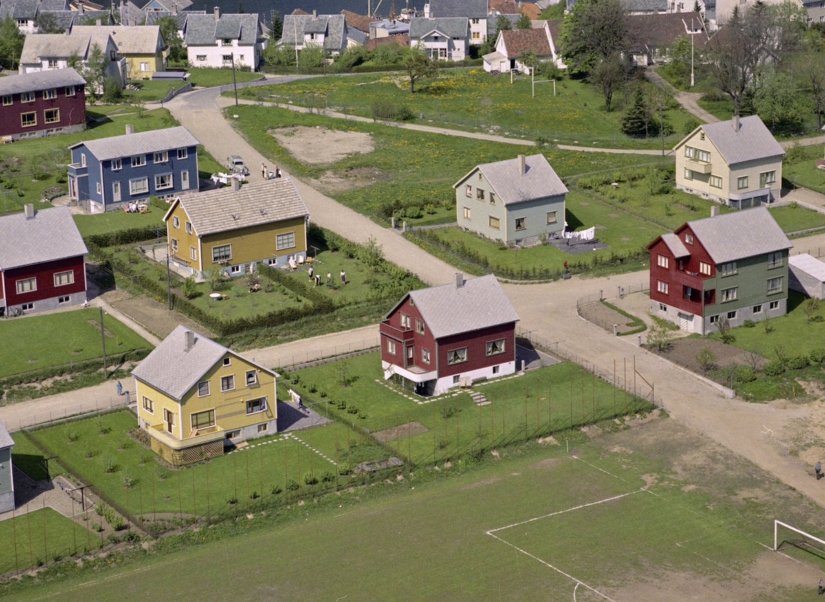 Prestegårdsveien, Husabø