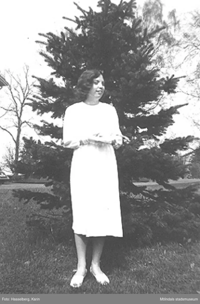 En kvinnlig konfirmand från Skolhemmet Stretered vid Kållereds kyrka. År 1958.