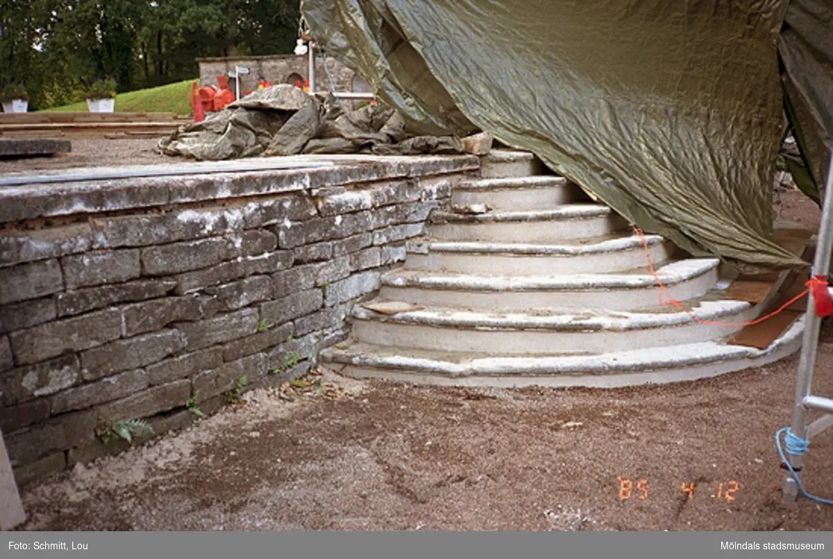 Fotodokumentation av stödmur 
och trappa vid Gunnebo slott 1995.