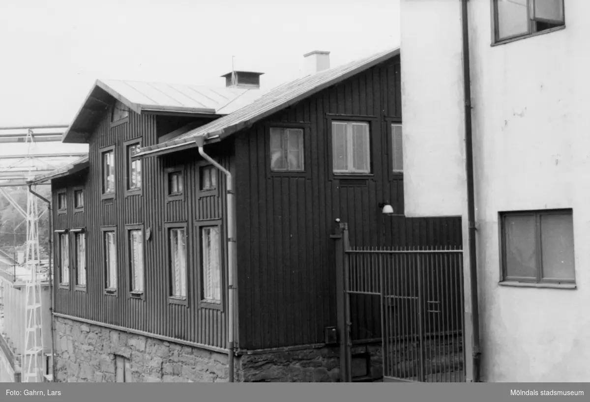 Soabs kontor i "Kråkan" (Kvarnbygatan 55, tidigare Kvarnfallet 8), 1986-1987. Huset har varit bostadshus och folktandvård.