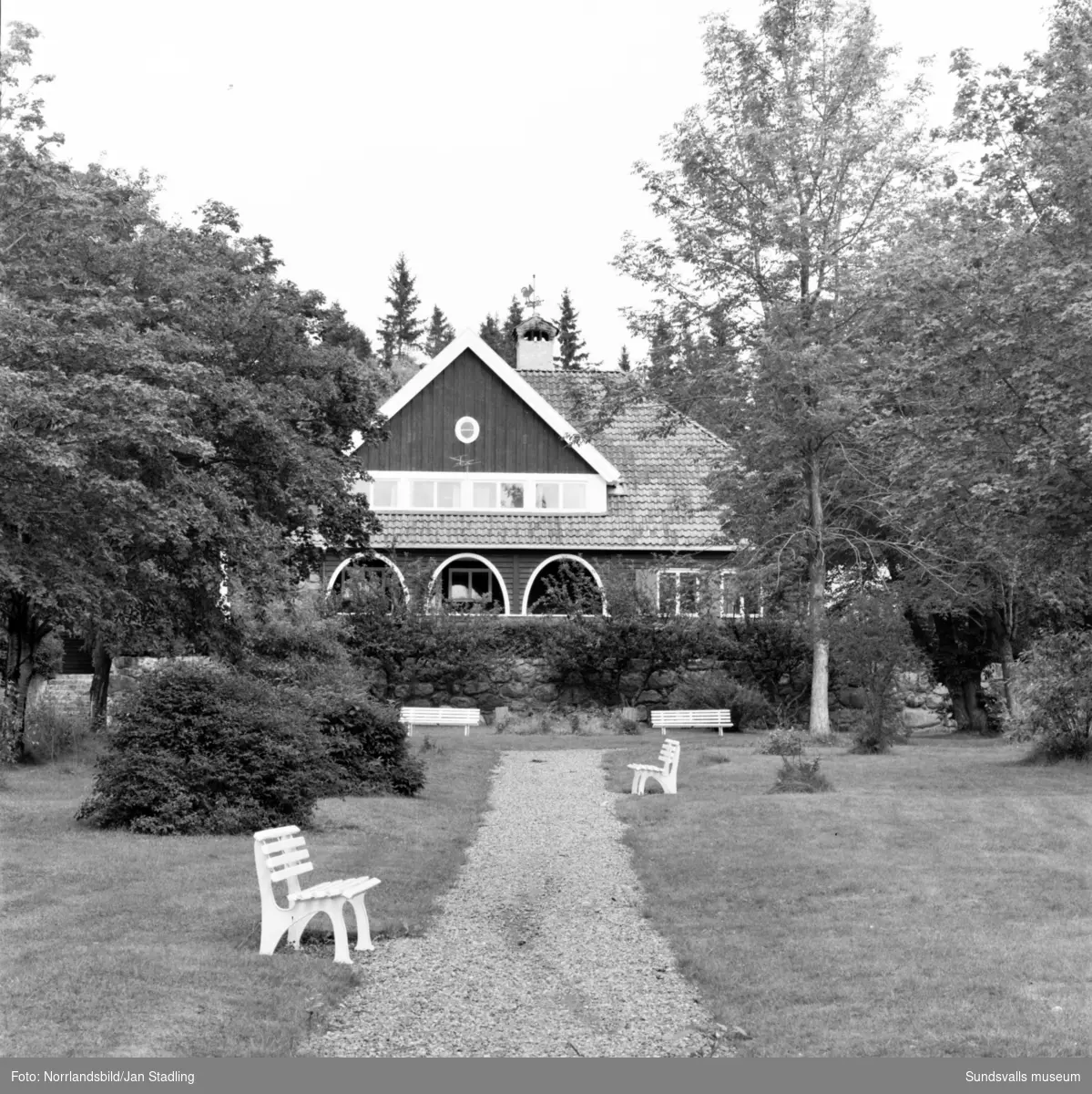 Villa Granliden i Ankarsvik på Alnö. Uppfört 1917 av järnhandlare Wilhelm Österberg och övertogs av kommunen (då Alnö kommun) 1948.