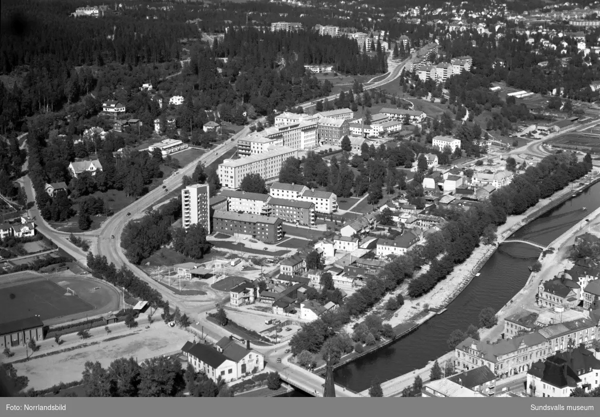 Flygfoton över gamla Norrmalm och gamla lasarettet. - Sundsvalls museum