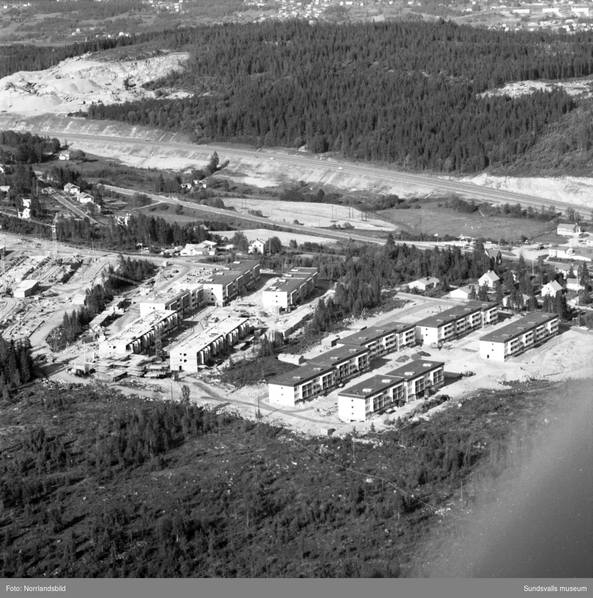 Flygfoton över byggandet av bostadsområdet vid Bågevägen i Bosvedjan.