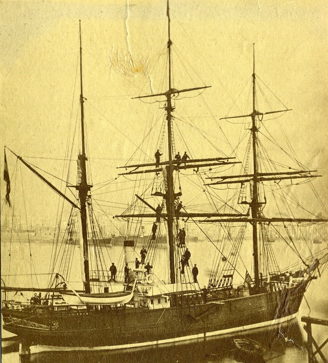 Expeditionsfartyget VEGA av Göteborg, byggt i Bremerhafen 1872. Här förankrad i Neapel.
