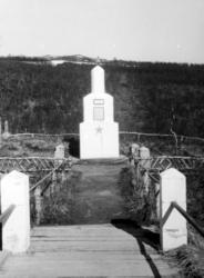 Minnestein over krigsfanger på Randalsvoll