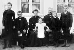 gruppe7, familie, våningshus,