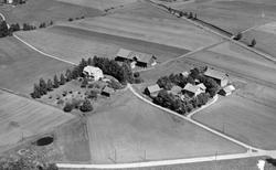 Gårdene Haug i Eidsberg, flyfoto 1951.