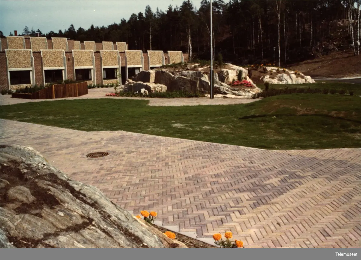 Elektrisk Bureau Bygning, Telefonfabrikken i Risør, reist i 1975-76