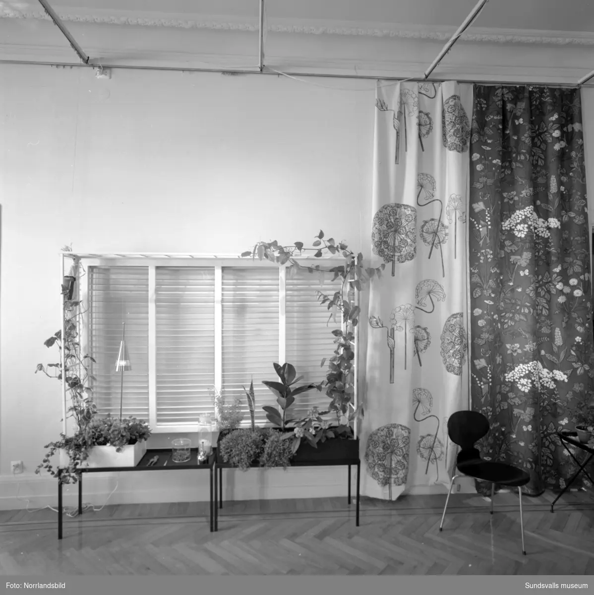 Utställningen "Glas, Vas och Blomma" på Sundsvalls museum. 20 bilder med komplett lista över utställare.