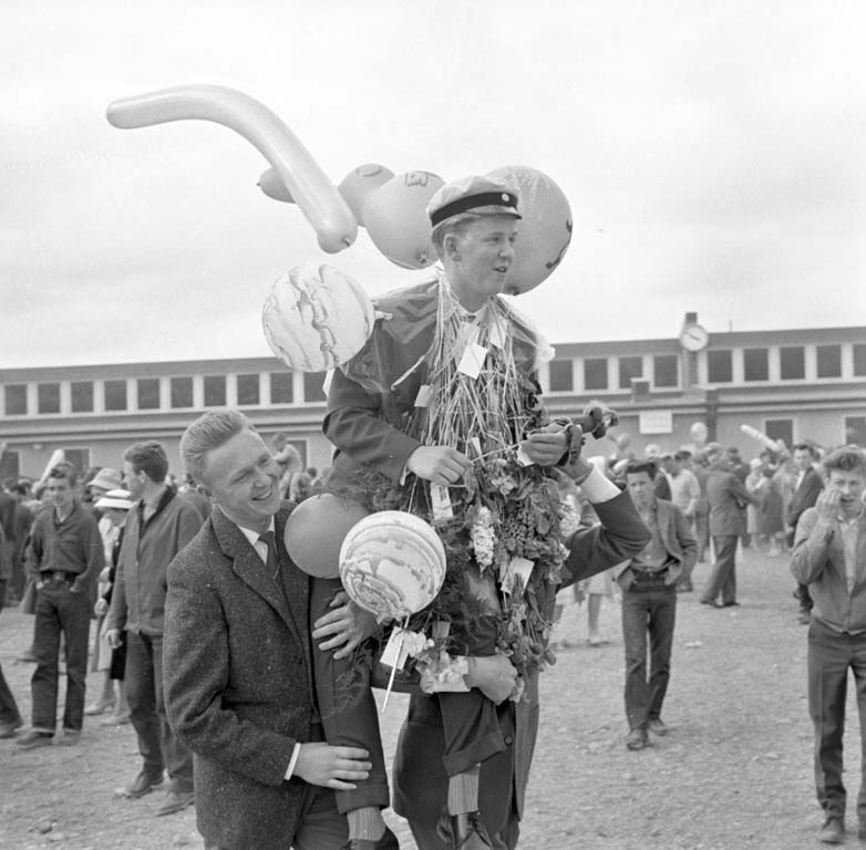 Firande av realexamen på Parkskolan 1960
