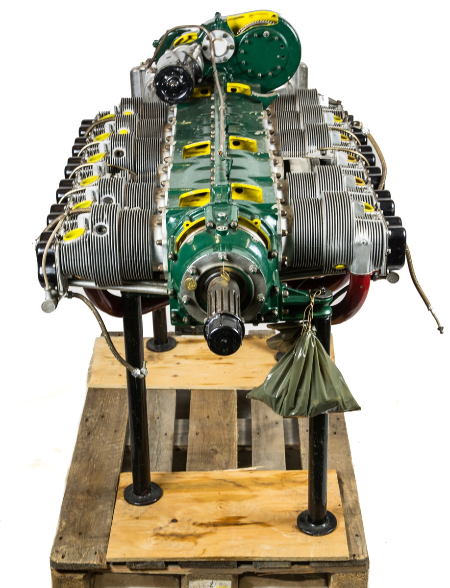 Flygmotor Franklin, 12-cylindrig experimentmotor