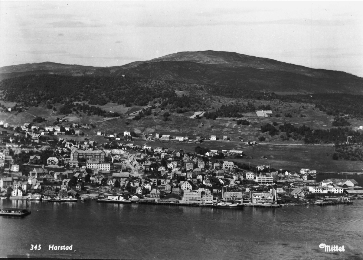 Nordre Del Av Harstad Sentrum Fotografert Med Samasjøen I Bakgrunnen Sør Troms Museum 