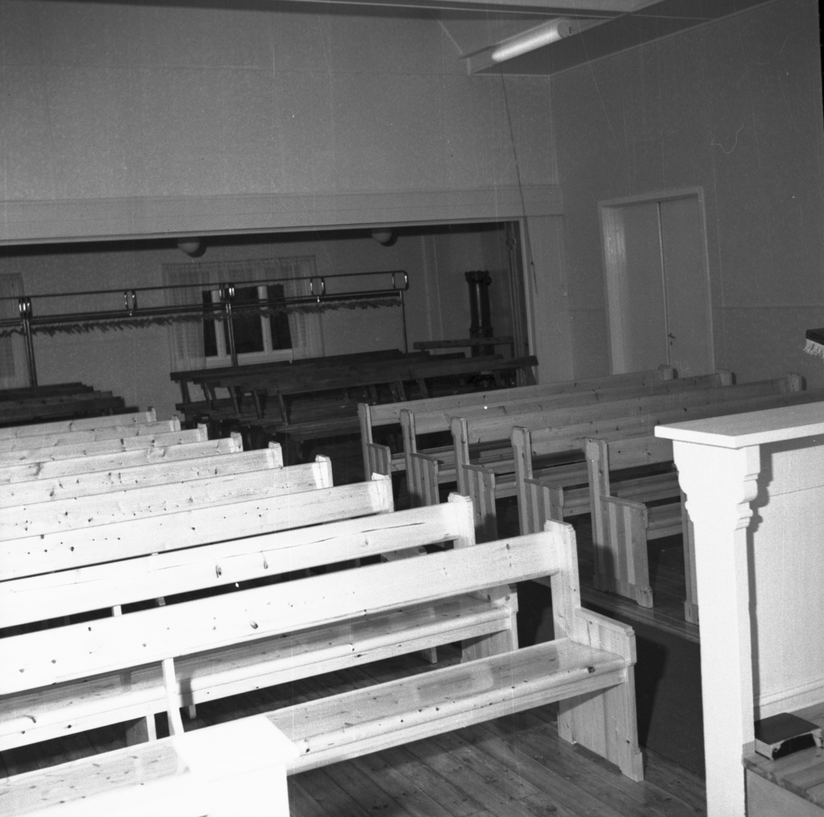 Vardens arkiv. "Bøle bedehus i nye ominnredede lokaler" 21.08.1953