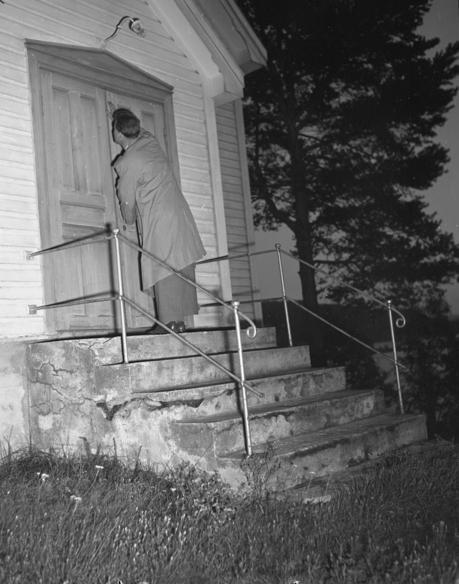 Vardens arkiv. "Bamble Bedehus" 06.08.1953