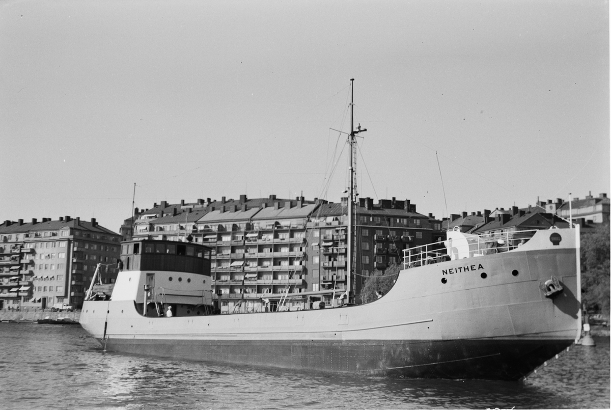 Ägare:/1944-58/: Rederi AB Shell. Hemort: Stockholm.