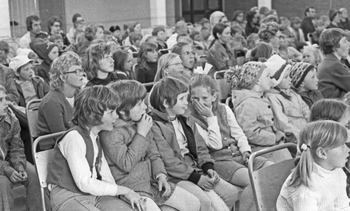 Barneteater i Aulaen.