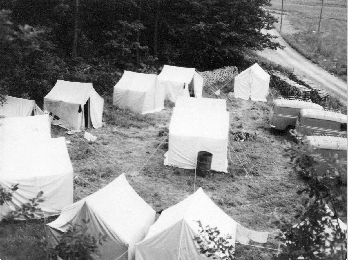 GEODESI, Trilaterasjon (tellurometermåling): teltleir i Søgne.